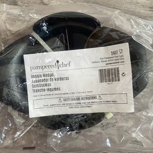 Pampered chef veggie wedger